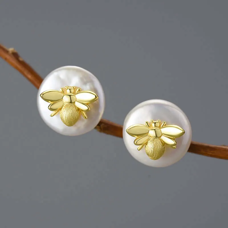 925 Silver Round Pearl Three-dimensional Bee Stud Earrings