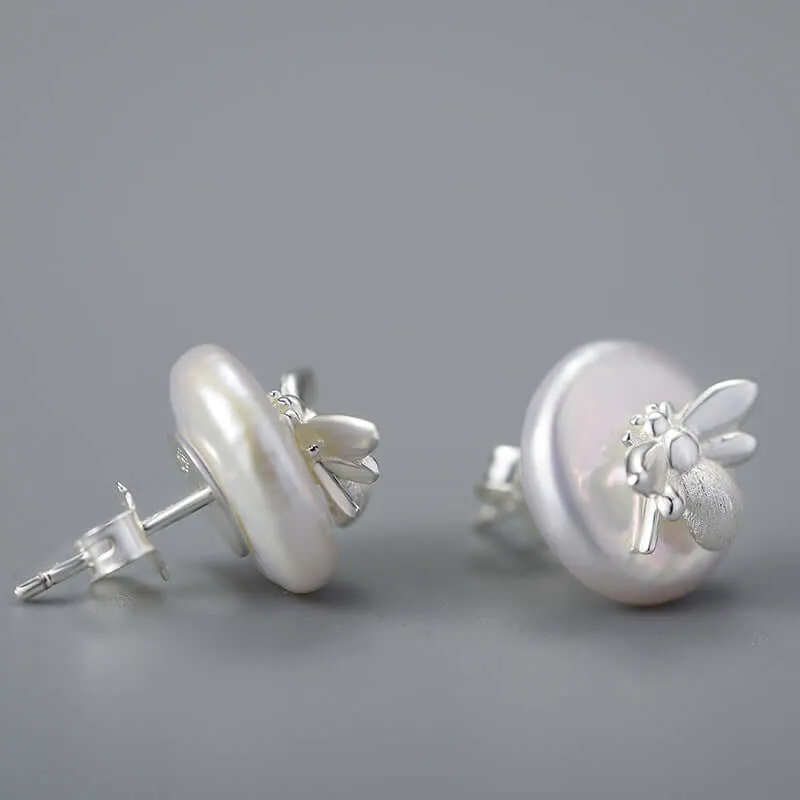 925 Silver Round Pearl Three-dimensional Bee Stud Earrings