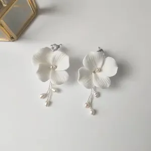 ARYA EARRING