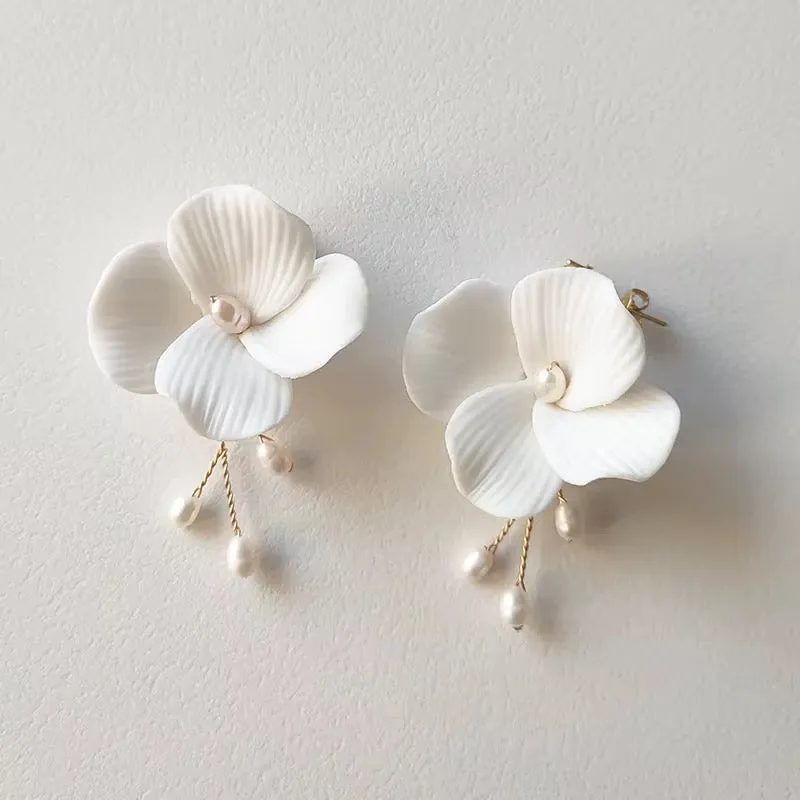 ARYA EARRING