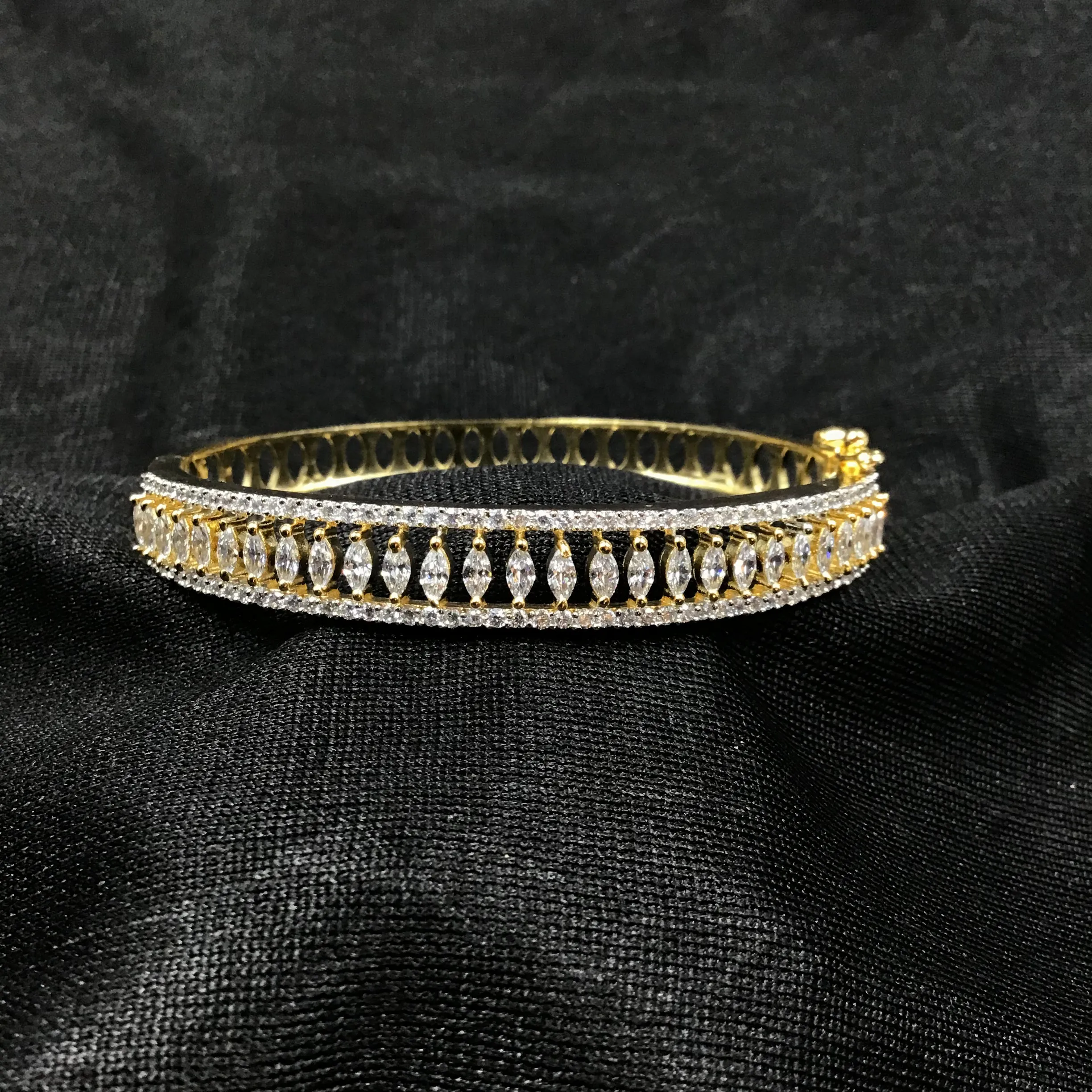 Openable Zircon/AD Bracelet 3235-11