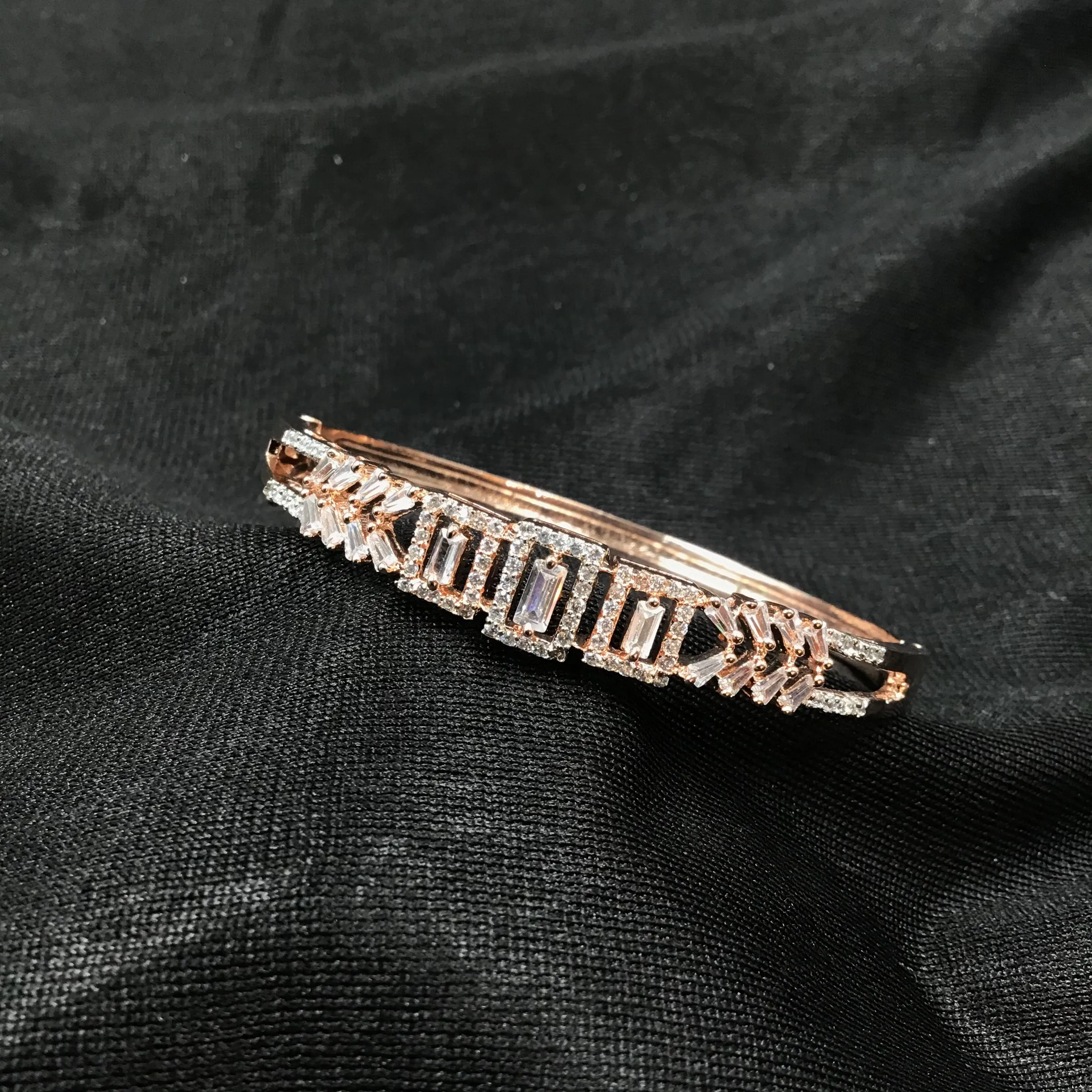 Openable Zircon/AD Bracelet 3237-11