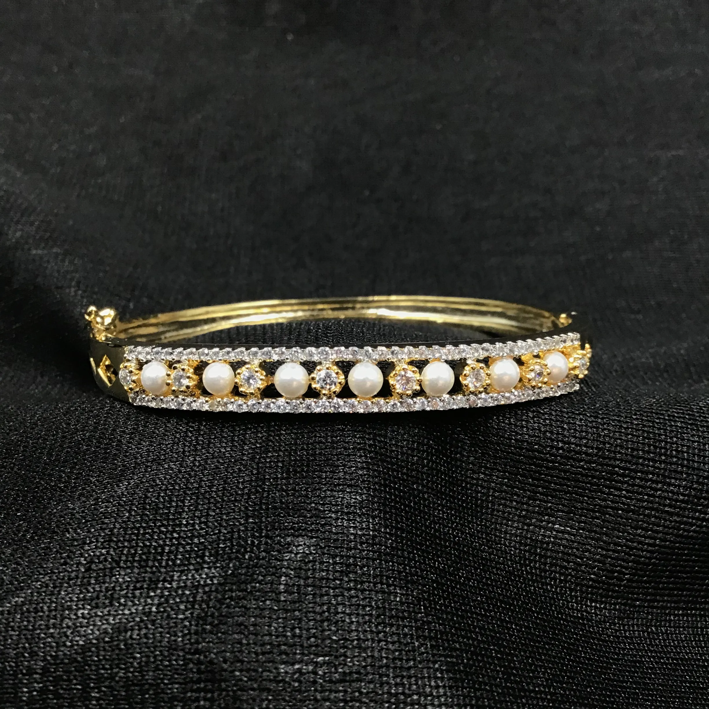 Openable Zircon/AD Bracelet 3238-11